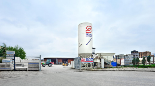 Beton Tankstelle